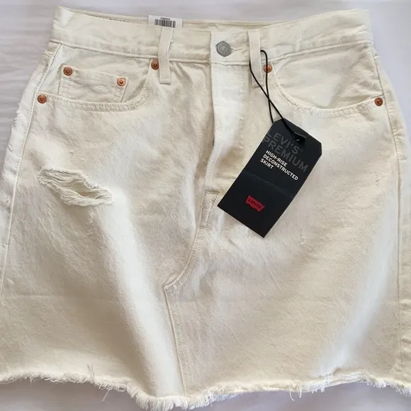 New LEVI'S High Rise Deconstructed mini Skirt