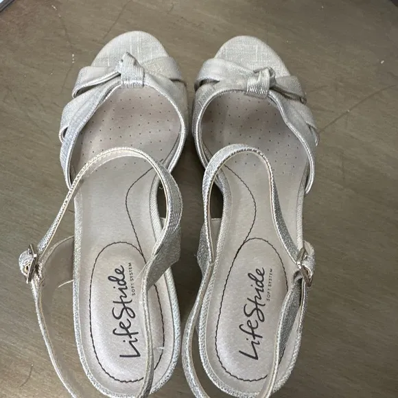 NEW LifeStride Sandals Platform Heels Slingback Lucky Vegan Leather Gold 8.5