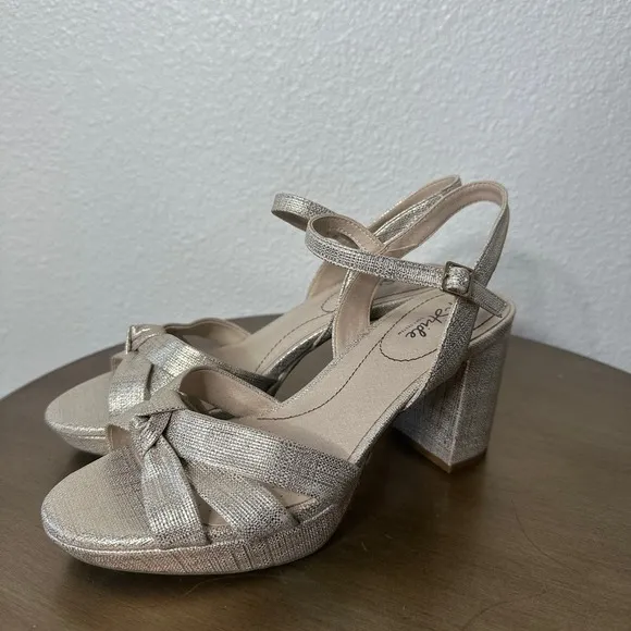 NEW LifeStride Sandals Platform Heels Slingback Lucky Vegan Leather Gold 8.5