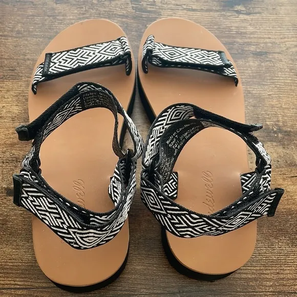 NEW MADEWELL The Re(sourced) Maggie Sandals