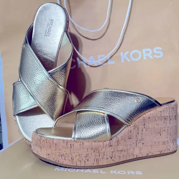 New 🔥 MICHAEL KORS NEW Michael Kors Leather Wedge Sandals💃🏻