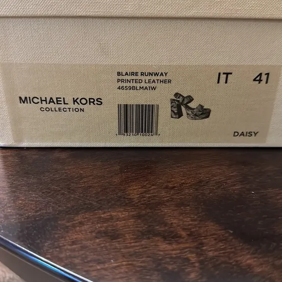 NEW Michael Kors Runway Collection Sandals
