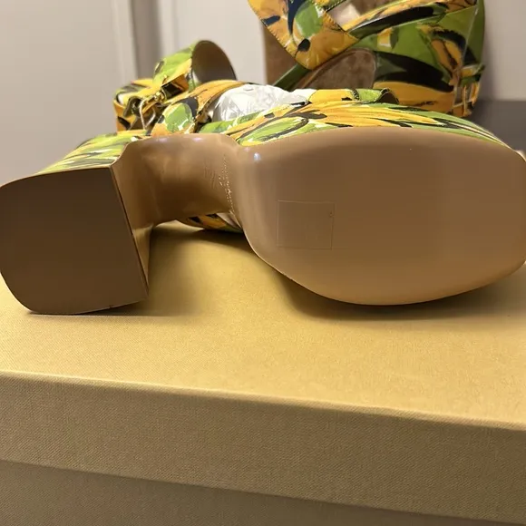 NEW Michael Kors Runway Collection Sandals