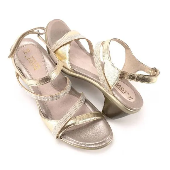 NEW NAOT women's innovate leather rhinestones sandal in gold