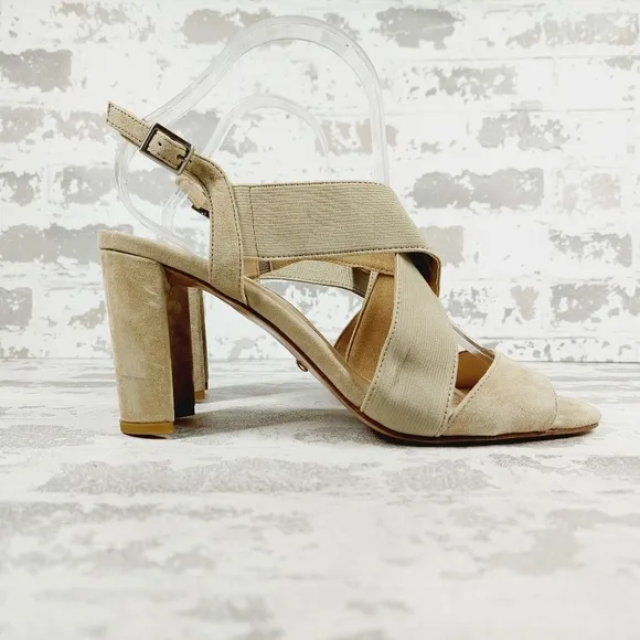 New Pelle Moda Nolyn Mushroom Leather Buckle Up Sandals W779