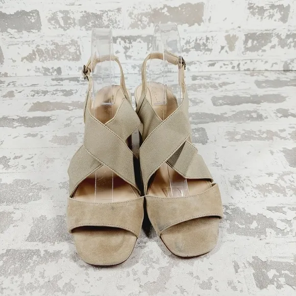 New Pelle Moda Nolyn Mushroom Leather Buckle Up Sandals W779
