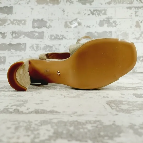 New Pelle Moda Nolyn Mushroom Leather Buckle Up Sandals W779