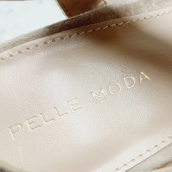 New Pelle Moda Nolyn Mushroom Leather Buckle Up Sandals W779