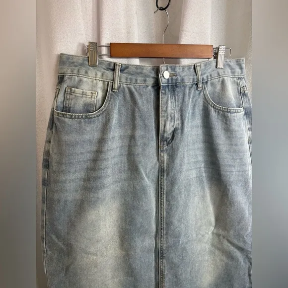 NEW Petal   Pup Women’s Dana Light Blue Denim Front Slit Maxi Jean Skirt 0362