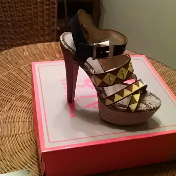 New!! Sam Edelman Circus Dawson platform sandals!