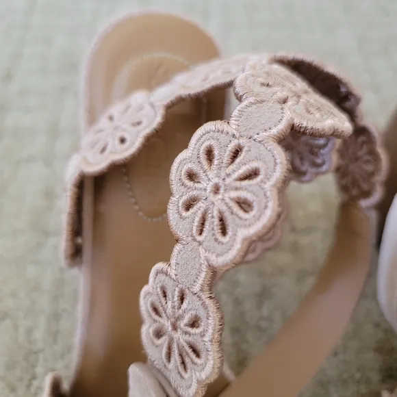 New See By Chloe Laser-Cut Floral Kristy Heeled Sandals in Tan, Size 36