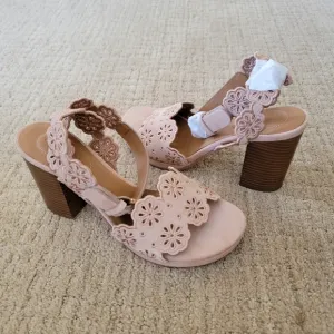 New See By Chloe Laser-Cut Floral Kristy Heeled Sandals in Tan, Size 36