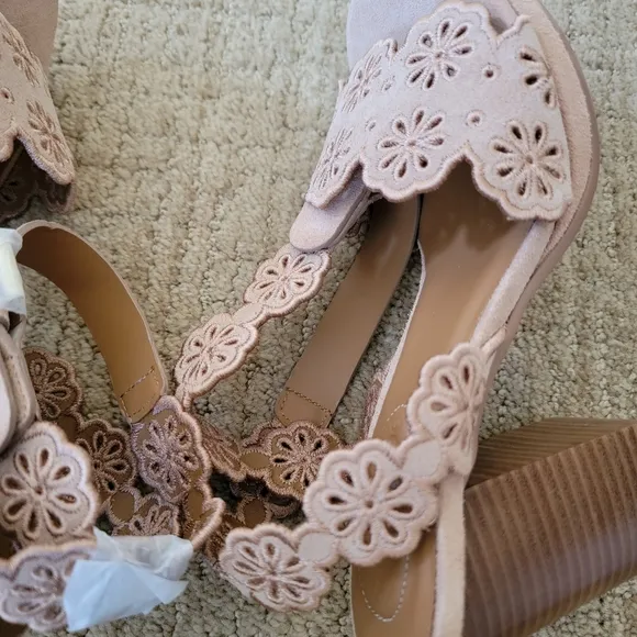 New See By Chloe Laser-Cut Floral Kristy Heeled Sandals in Tan, Size 36