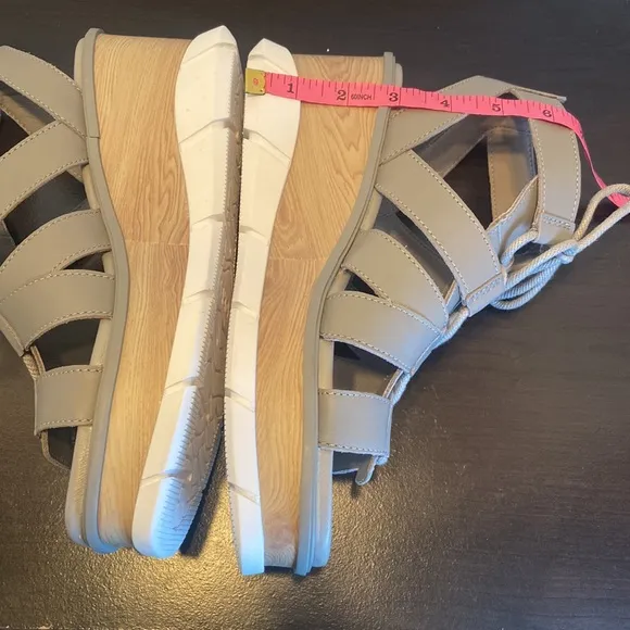 New Sorel Joanie Lace Up Gray Wedge Sandals Size 9 1/2