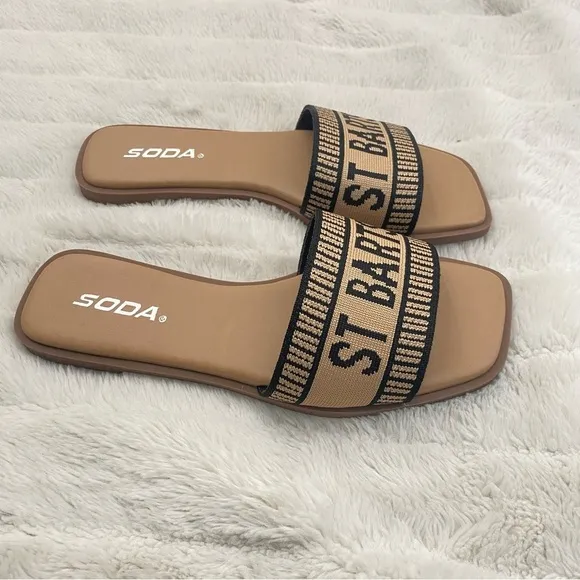 New St Barts Sandals Slides Tan Black Size 7
