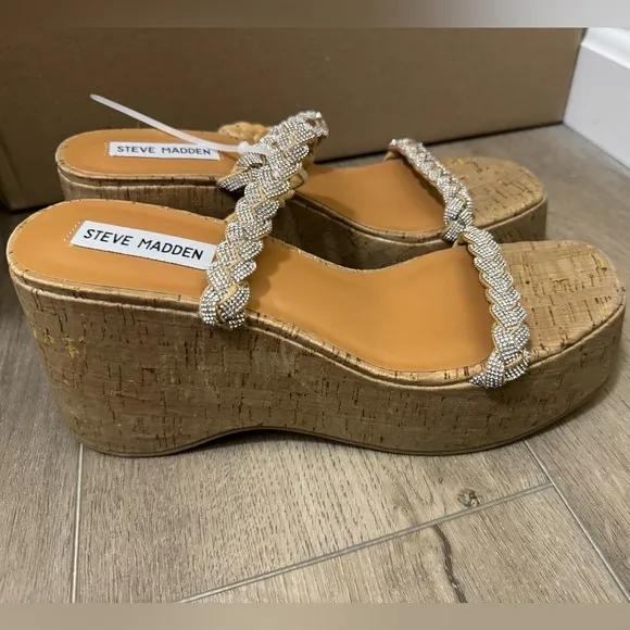 NEW! Steve Madden Silver Metallic Dayna Platform Sandal - Size 9