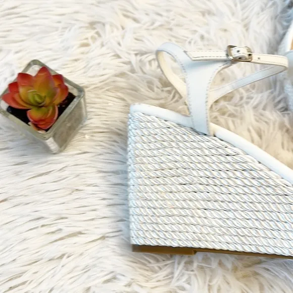 NEW Steve Madden Tory White Platform Wedge Strappy sandals women size 9
