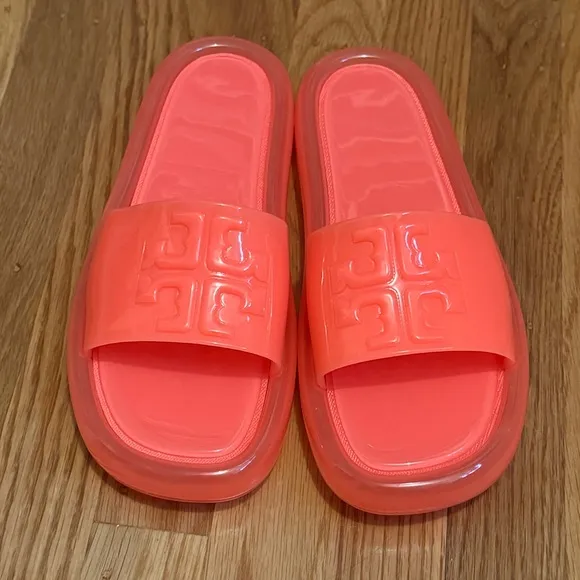 NEW Tory Burch Bubble Jelly Sandals in Fluorescent Pink