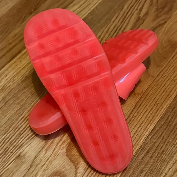 NEW Tory Burch Bubble Jelly Sandals in Fluorescent Pink