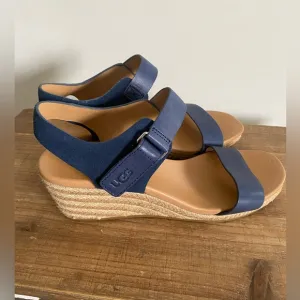 NEW UGG Eisley Navy Leather EspadrilleStrap Sandals Size 8.5