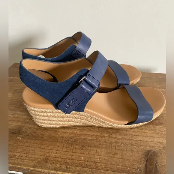 NEW UGG Eisley Navy Leather EspadrilleStrap Sandals Size 8.5