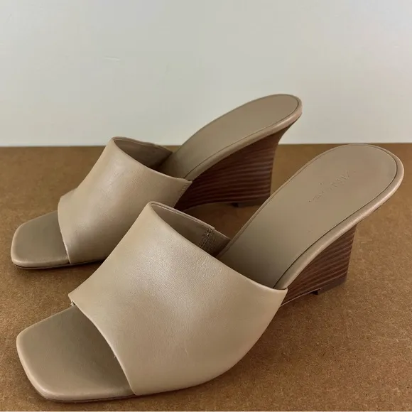 NEW VINCE BEIGE LEATHER WEDGE SANDALS