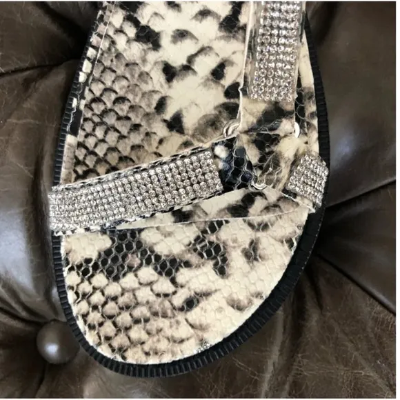 New Vince Camuto Arabelem Sandal Natural Snake leather crystal gem jeweled strap