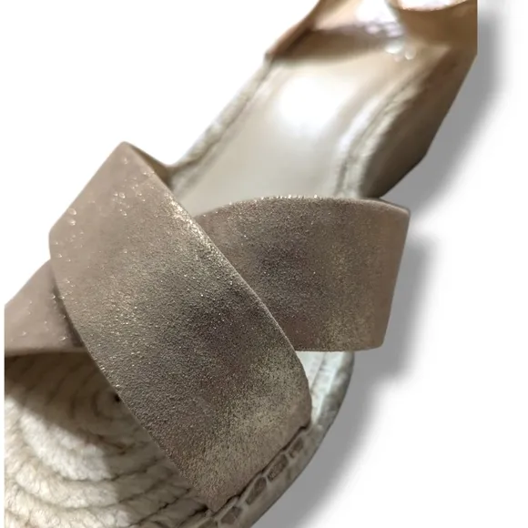 NEW VINCE CAMUTO Bendsen Wedge Sandal IN ROSE GOLD SZ 9.5