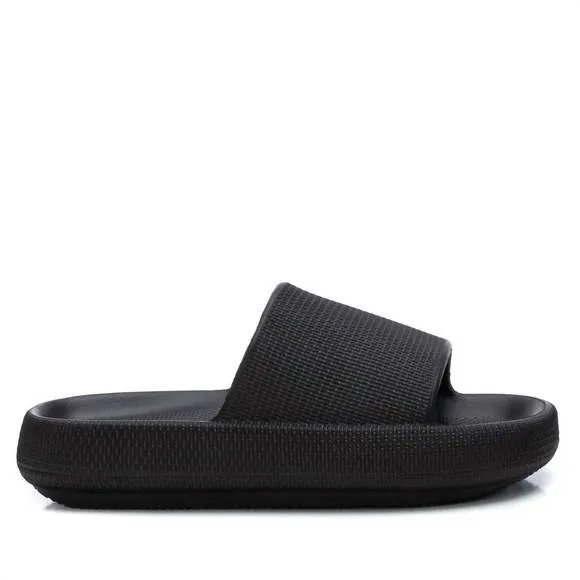 NEW XTI women's rubber flat sandals in black