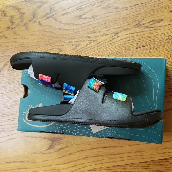 NIB Chaco Chillos Slide Sandal In Black Rainbow Tie Dye Kids Size 2
