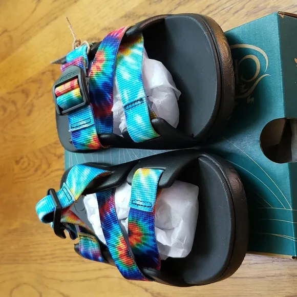 NIB Chaco Chillos Slide Sandal In Black Rainbow Tie Dye Kids Size 2