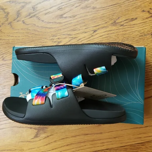 NIB Chaco Chillos Slide Sandal In Black Rainbow Tie Dye Kids Size 2