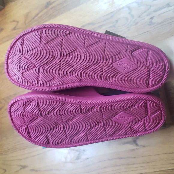 NIB Chaco Chillos Slide Sandal In Magenta Kids Size 5
