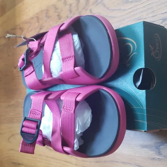 NIB Chaco Chillos Slide Sandal In Magenta Kids Size 5