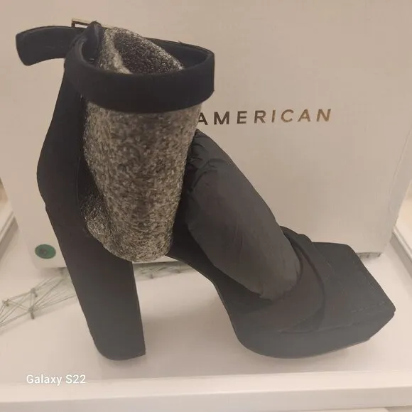 NIB Good American Platform Sandals chunky black suede heels. Various.