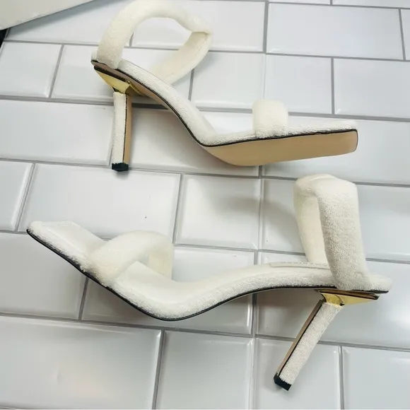 NIB GOOD AMERICAN WHITE TERRY SLIP ON SANDALS