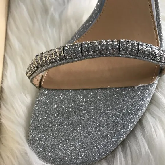 NIB Jewel Badgley Mischka Charlee Block Heel Embellished Evening Sandals