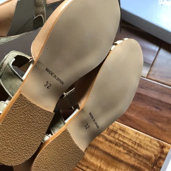NIB Made in Spain Sonatina open toe  t bar Maryjane sandals super soft leather