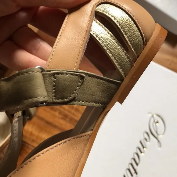 NIB Made in Spain Sonatina open toe  t bar Maryjane sandals super soft leather
