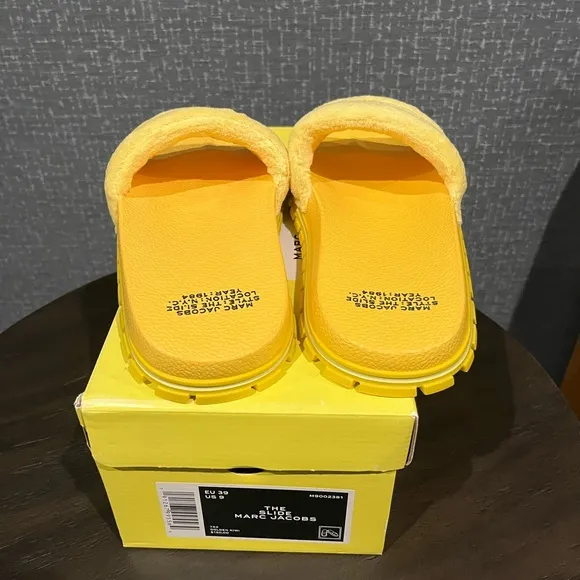 NIB MARC JACOBS The Slide Sandals Terry Faux Fur Yellow