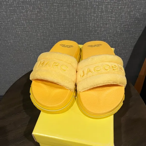 NIB MARC JACOBS The Slide Sandals Terry Faux Fur Yellow