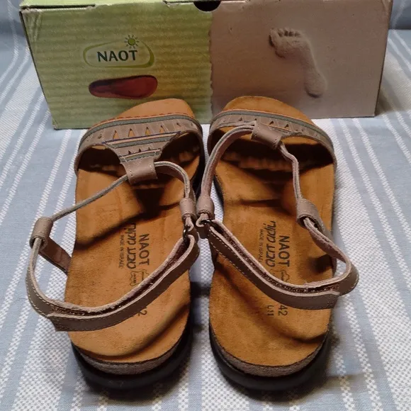 NIB NAOT Leather Ankle Strap Sandals Odelia Khaki Footbed Sz 11M Made In Israel