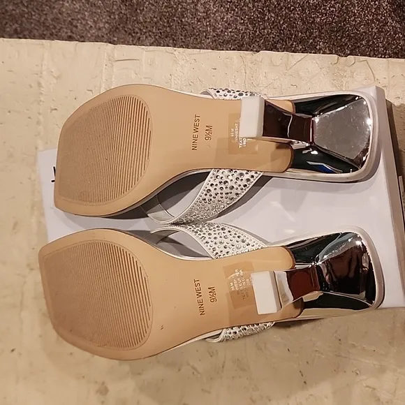 🤍NIB🤍 Nine West slip on dress sandals white with rhinestones 9.5
