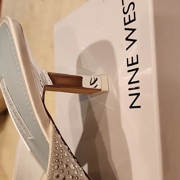 🤍NIB🤍 Nine West slip on dress sandals white with rhinestones 9.5