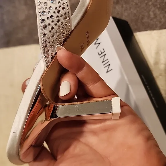 🤍NIB🤍 Nine West slip on dress sandals white with rhinestones 9.5