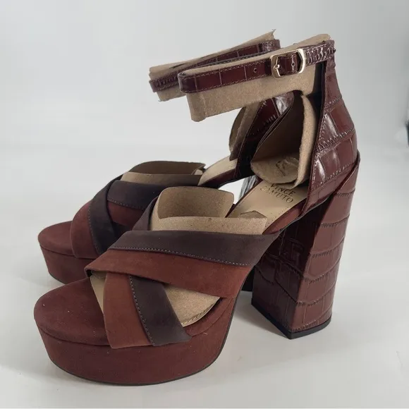 NIB | Vince Camuto | Gruelie Sandals in Brown Size 8.5