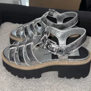 NIB women’s gorgeous dolce vita silver latice fisherman sandals, shoes, sz 8