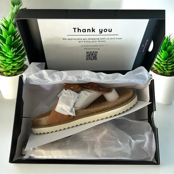 NIB!Corkeys Cognac/Brown “Bless her heart”sandals Women Size 8