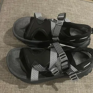 Nike Oneonta Women’s Sandals