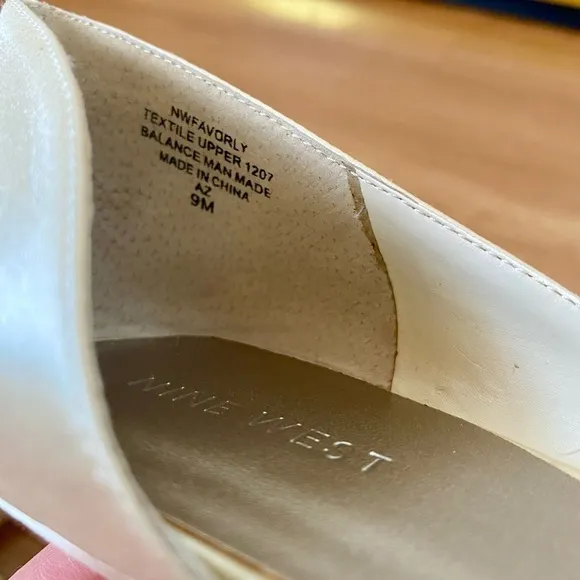 Nine West New Favorly Bridal Kitten Heel Satin Dress Sandals Women’s 9 NWT